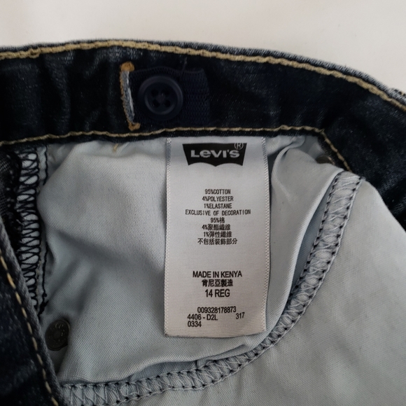 Levi's Girlfriend Distressed Jeans - Picture 7 of 8
